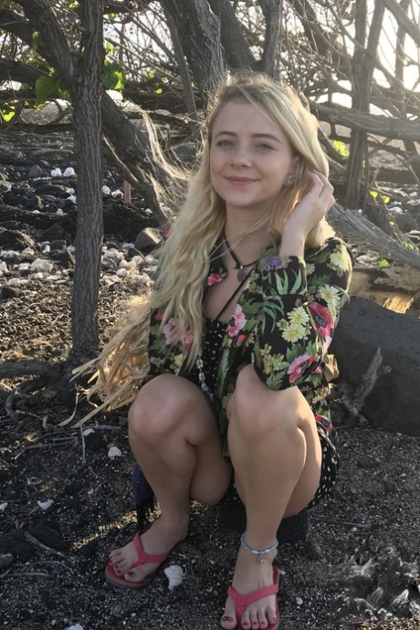 amateur outdoor hot gallery