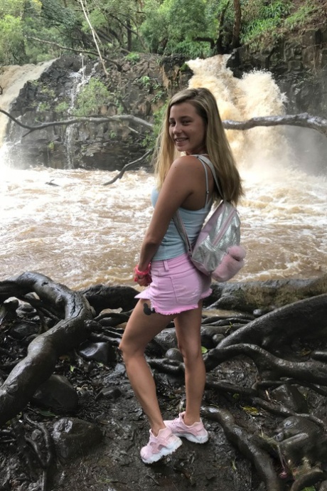 přistižena při masturbaci xxx vysoká kvalita fotky
