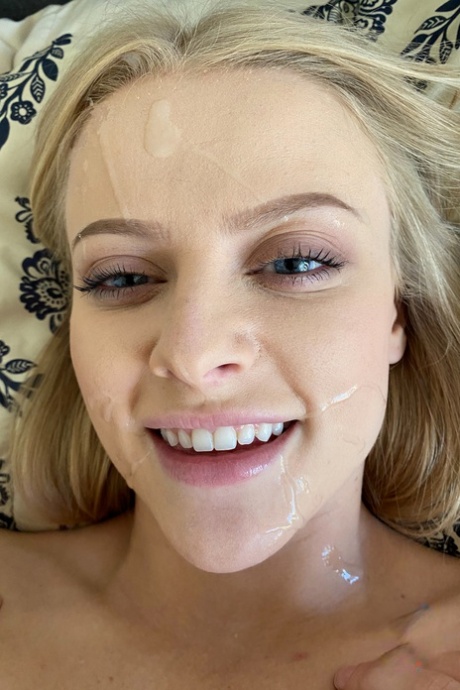 fausses lèvres jolie adulte photo