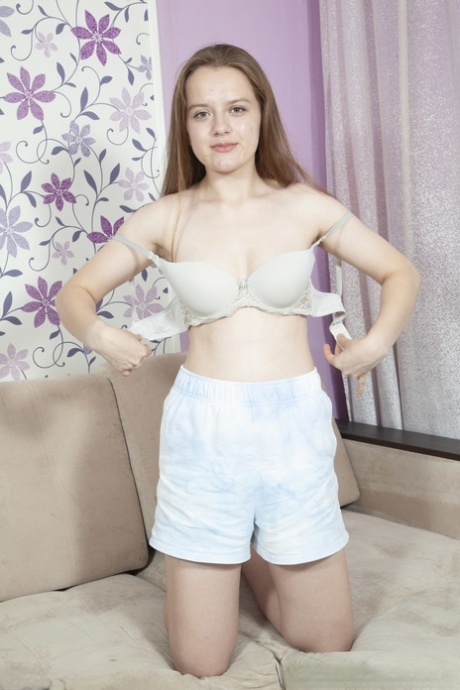adolescente aux formes généreuses exclusif parfait des photos