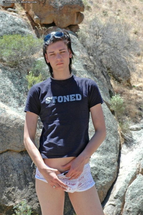 gay solo nude gallery