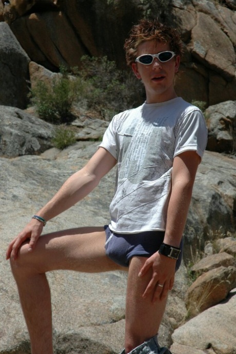 gay outdoor free nude photos