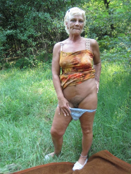 vieille grand-mère poilue hd parfait photos
