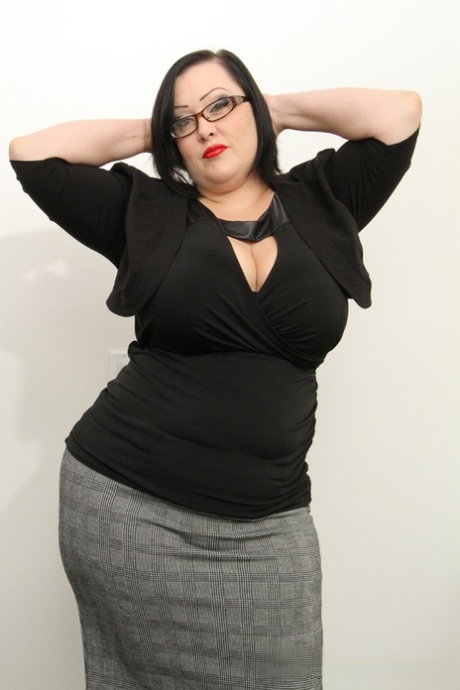 chubby short hair art porn pics
