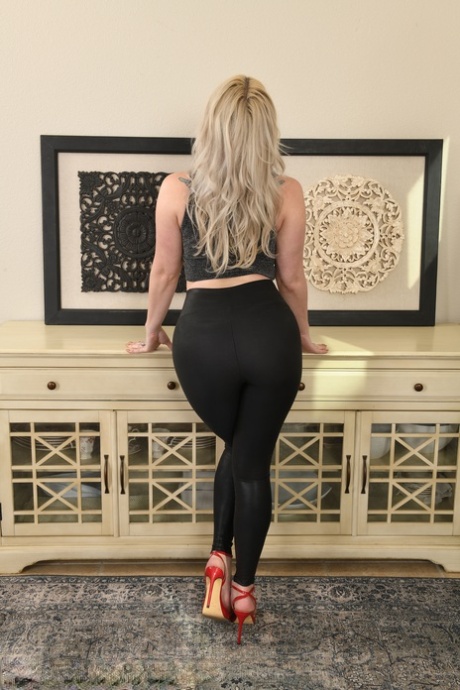 mature yoga pants nice photo