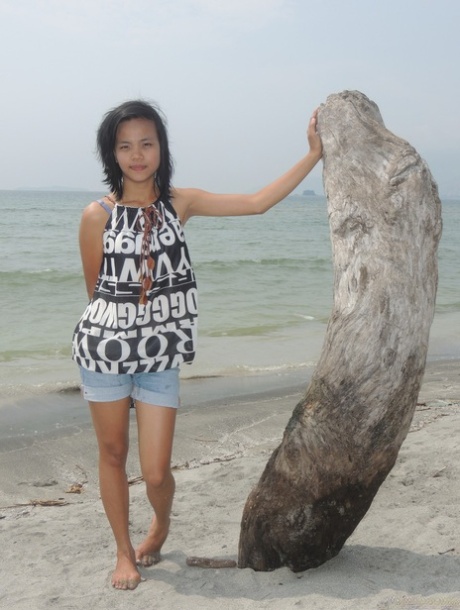 filipina teen beautiful naked picture