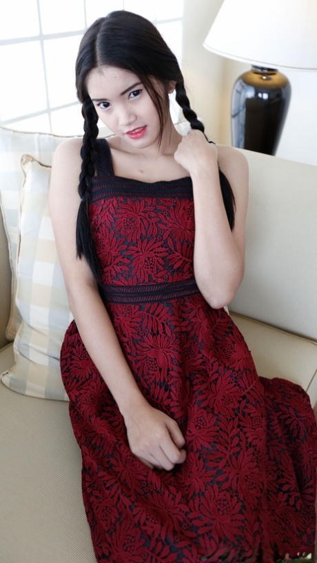 tonåring ladyboy topp het bild