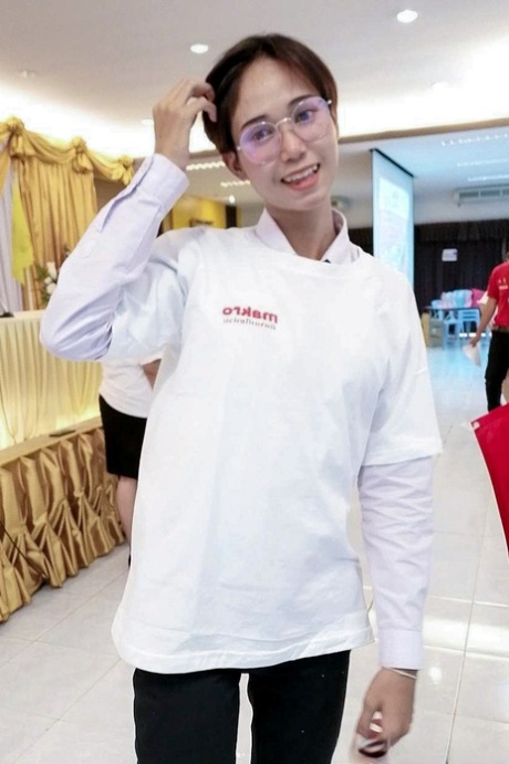 piccola ladyboy nudo esclusivo img