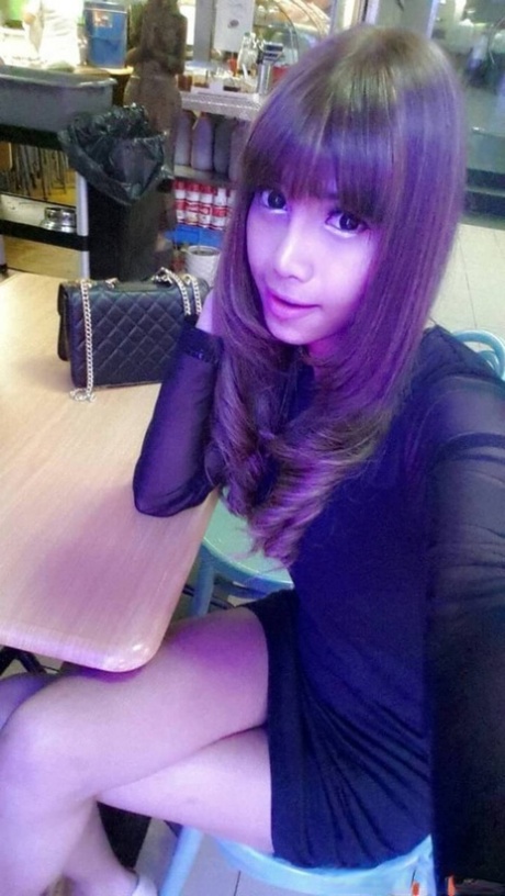 teen shemale beautiful naked archive