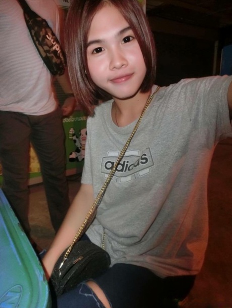 liten ladyboy topp exklusiv foto