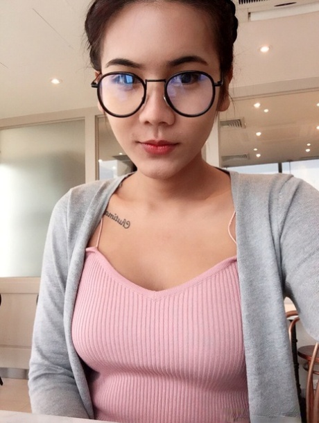 teenager ladyboy ret nøgen Foto
