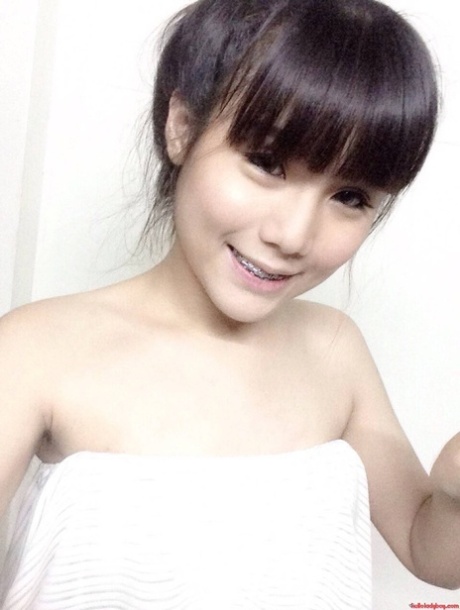 petite ladyboy adulte érotique des photos
