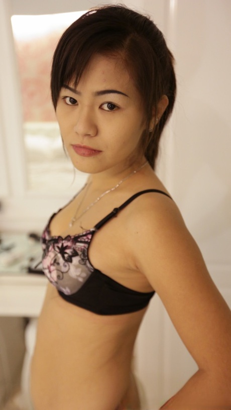 kort hår asiatiskt nudes nice foto