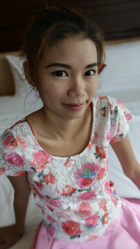 tiny asian hot img