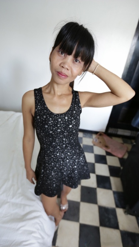 petite asian sex img