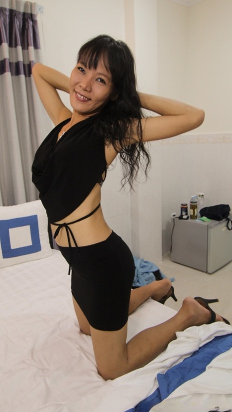 泰国熟女 裸體 畫廊