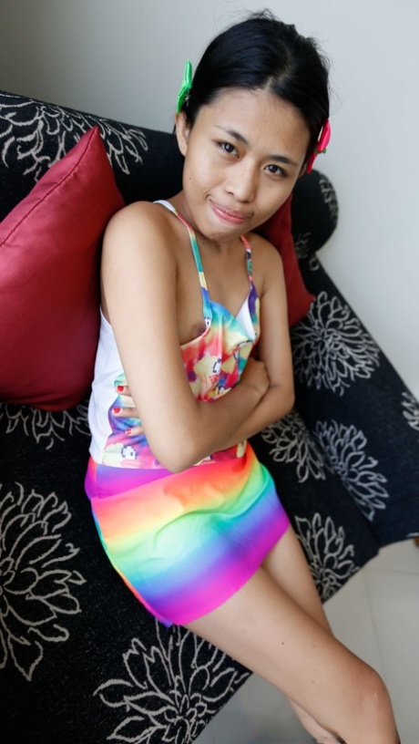 petite asian nudes photos