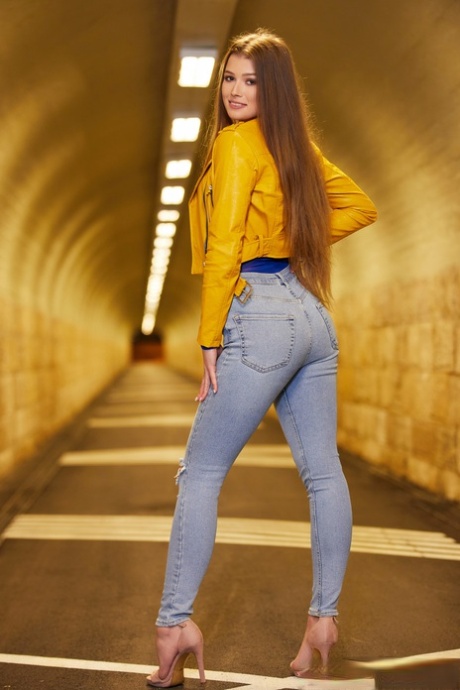 Olivia Sparkle pornstar beautiful img