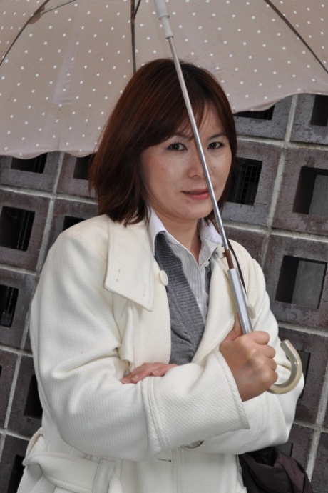 asiatisk bestemor naken foton