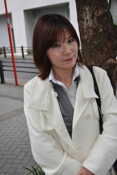 asiatisk mormor vacker xxx foton