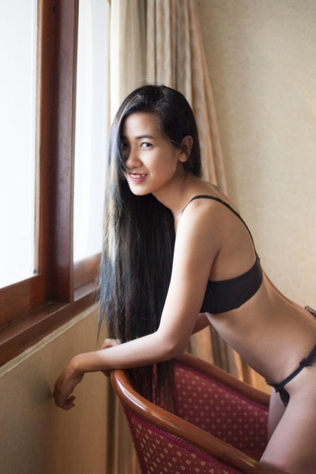 petite asian porno img