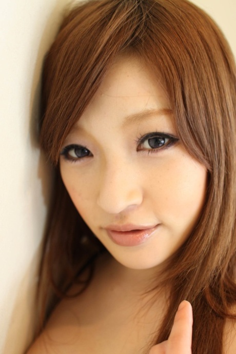 アジア人の顔 無料裸 写真