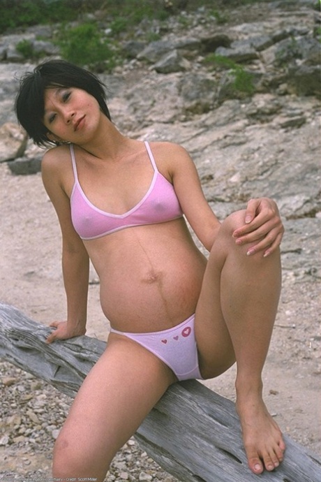 spiaggia asiatica nudo caldo immagini