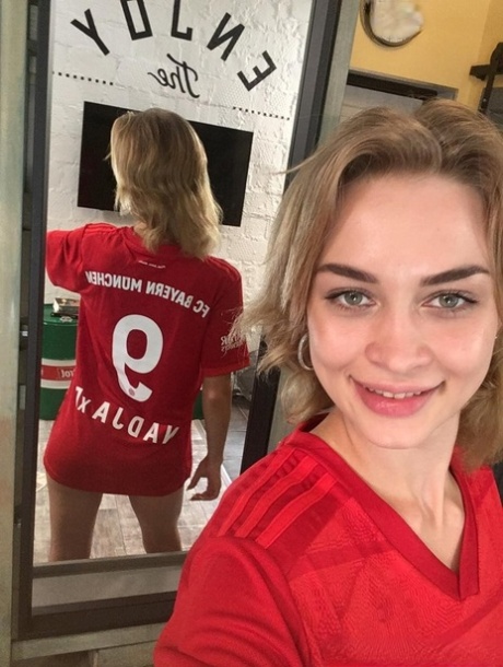 teen mirror adult pics