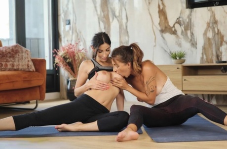 pantalones de yoga para lesbianas desnudos exclusivos galería