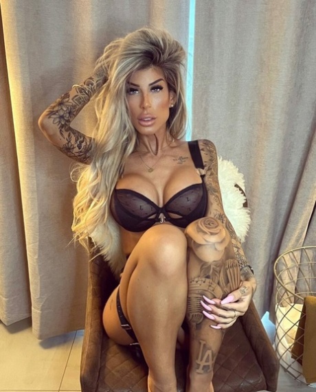 big tits babe hot sexy picture