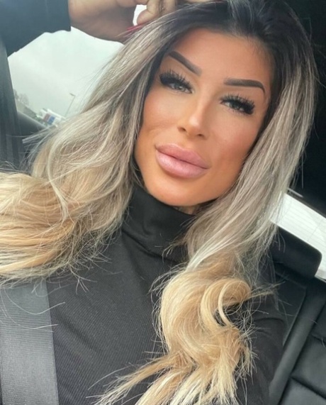 セクシーな自撮り 美しいヌード 写真