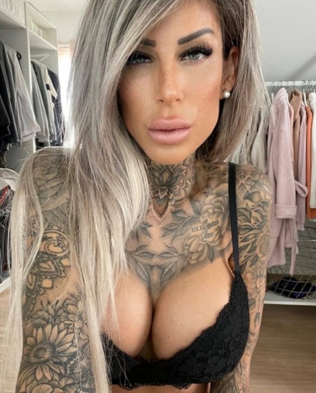 tattooed milf beautiful xxx galleries