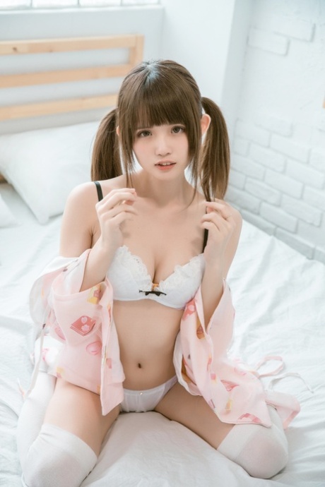 beautiful asian erotic images