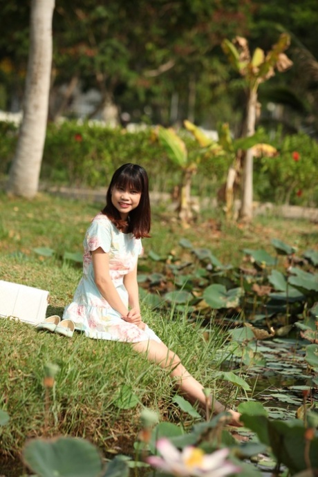 asian outdoor beautiful porn photos