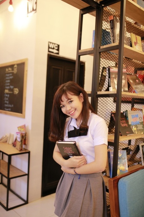 asian schoolgirl top image