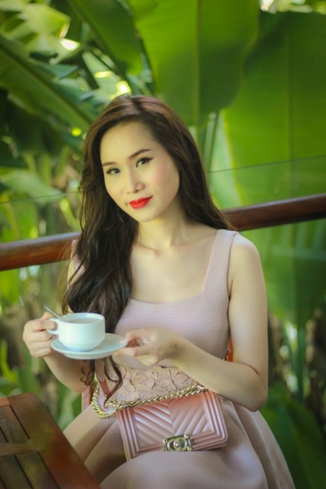 高瘦熟女 藝術色情 檔案