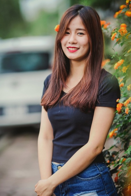 asiatisk teenager solo eksklusiv kunst billede