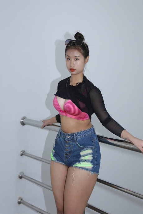 亚洲短裤 美麗的裸體 畫廊