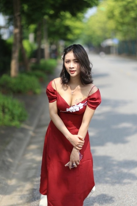 asian outdoor nude img