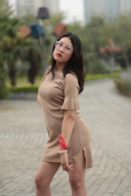 asiatisk kjole pornografisk hd foton