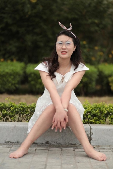 lunettes asiatiques jolie adulte des photos