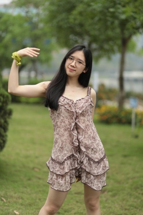 asian glasses free nude pictures