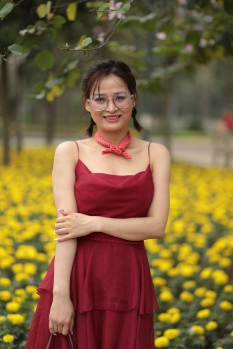 short hair glasses nudes gallery