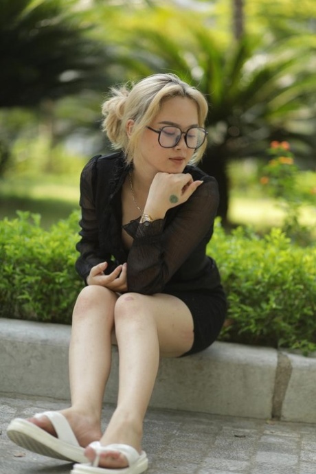 asiática al aire libre porno bonito fotos