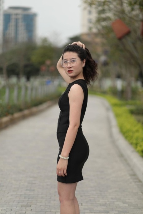 public flashing pornographic galleries