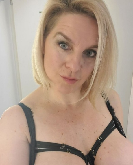 mature face hot porn pics