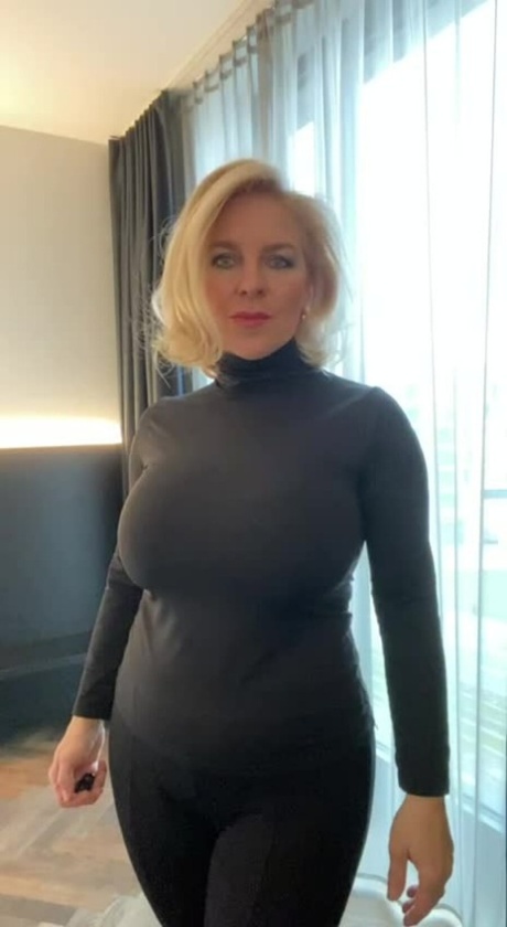 average women top photos