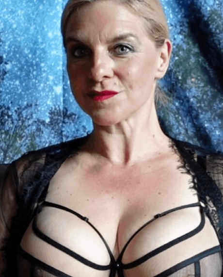 mature face free pics