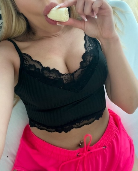 blonde selfie sexy naked pic