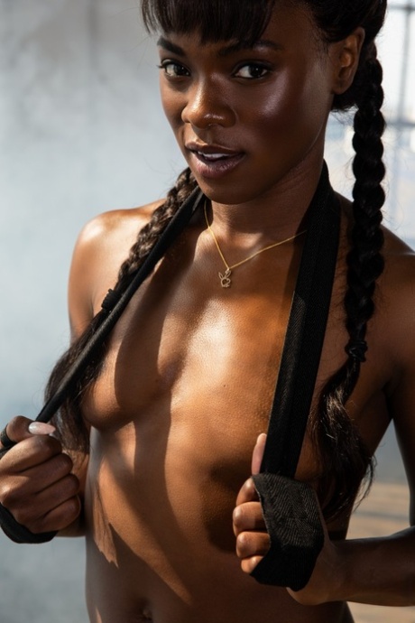 ebony small tits beautiful galleries